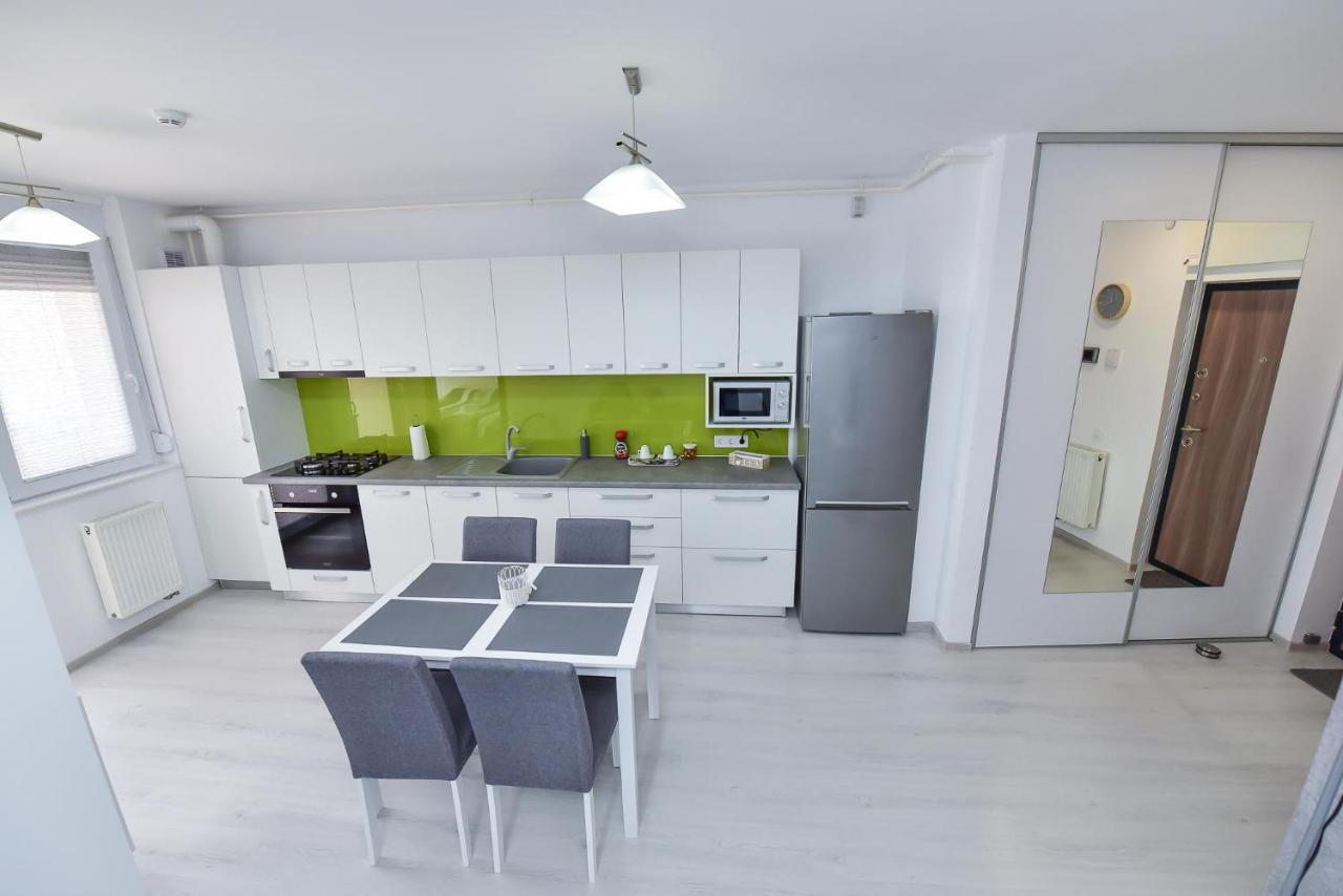 Stylish Stay - Executive - Private Parking And Central Location Oradea Ngoại thất bức ảnh