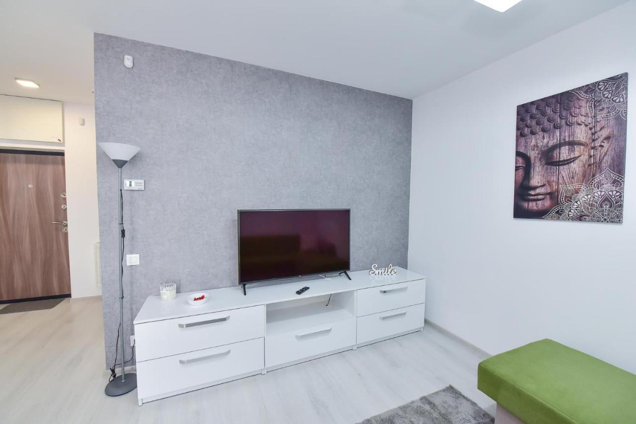 Stylish Stay - Executive - Private Parking And Central Location Oradea Ngoại thất bức ảnh