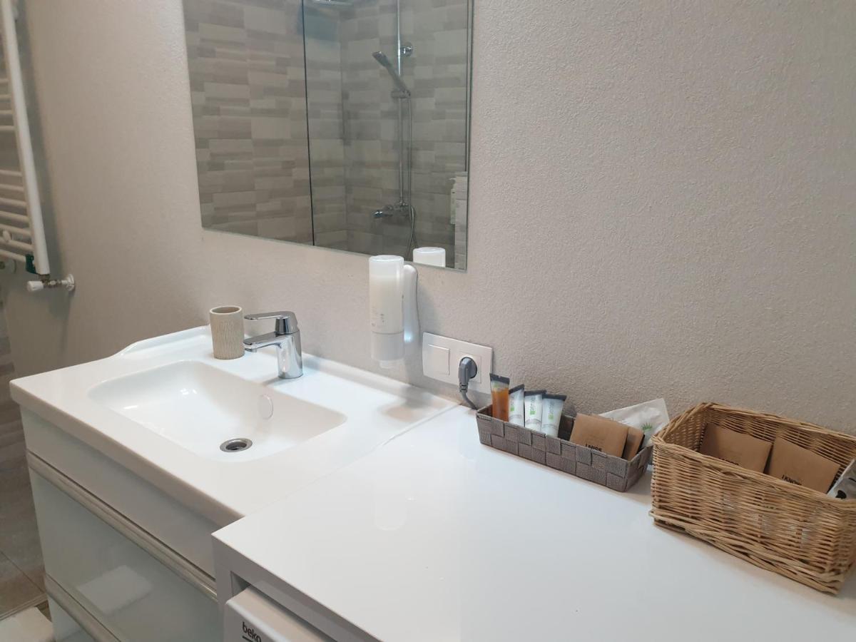 Stylish Stay - Executive - Private Parking And Central Location Oradea Ngoại thất bức ảnh